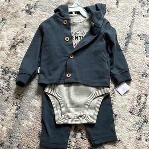 SOLD 6M Carter's 3 Piece Set
